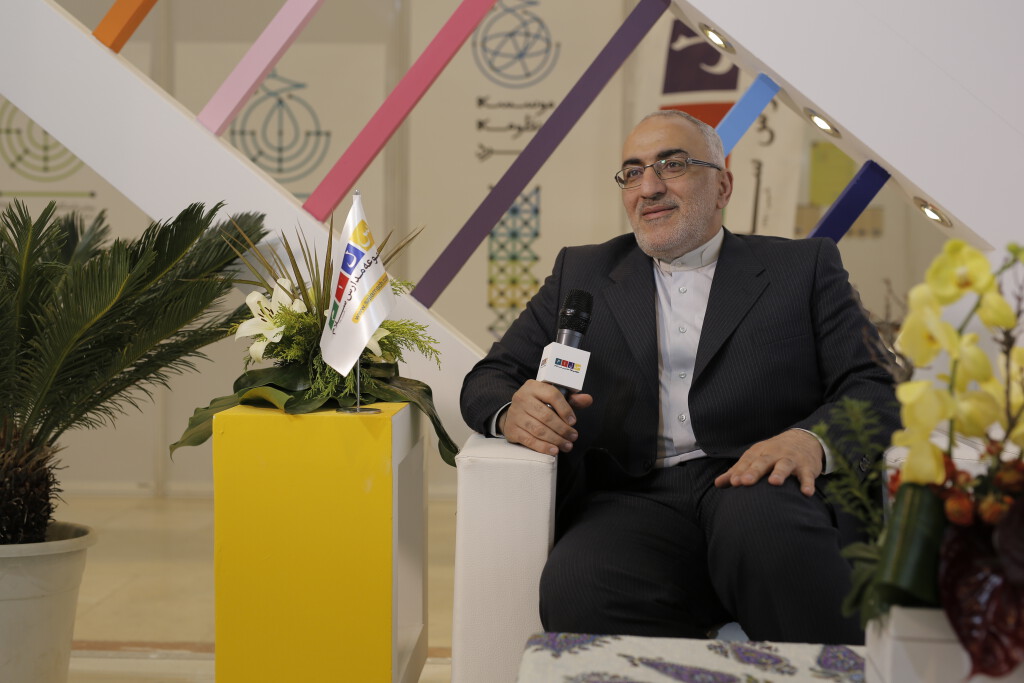 سخن مدیرعامل مجموعه مدارس سلام